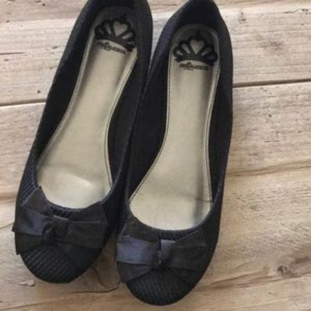 Black bow flats size 9.5